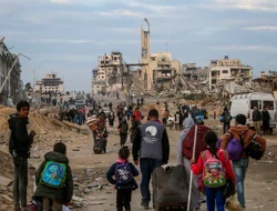 Back to Gaza: Thousands Return to Find Homes in Ruins