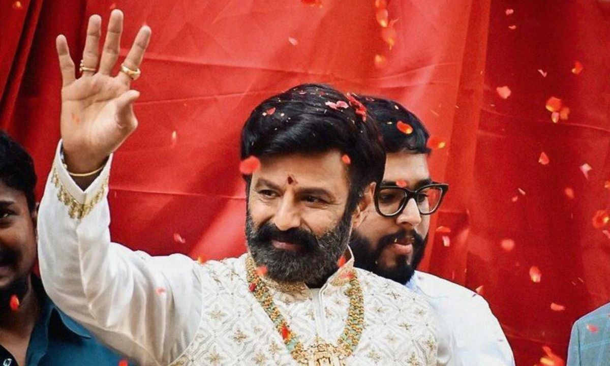 Padma Bhushan for Tollywood star Nandamuri Balakrishna...... Read more at: https://english.mathrubhumi.com/movies-music/news/telugu-balakrishna-balayya-honoured-padma-bhushan-1.10285449